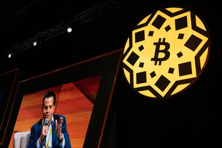 特朗普力挺加密货币:一场失控的资本狂欢