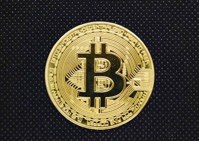 比特币圣诞节闪崩：为什么价格跌破$25,000？